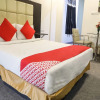 Отель OYO 16436 V Hotels, фото 12