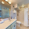 Отель Beachfront Penthouse - Three Bedroom Condo, фото 9