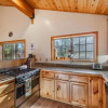 Отель Wolf's Lair by Avantstay Swiss Chalet w/ Private Hot Tub & Access to Northstar Resort Community, фото 2