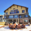 Отель 2796 Slopeside 2 Bedroom Condo by RedAwning, фото 26