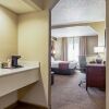 Отель Comfort Suites Airport, фото 31