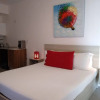 Отель Studio Close to 5th Av, With Amazing Roof Pool View, Gym, Spa and More!, фото 7