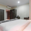 Отель RedDoorz Plus Syariah @ Jalan Sriwijaya Medan, фото 10