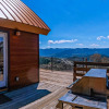 Отель Sunset Chalet - 2600 Sq.ft. Multi-seasonal Retreat, фото 10