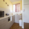 Отель Oyster Court Apartments, фото 7