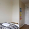 Отель 2 Bedroom Apartment off Leith Walk Sleeps 5, фото 7