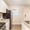 Отель Stylish 1BR Near UT Highland Evonify, фото 12
