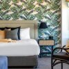 Отель Designer Rooms at Q1 resort - GCLR, фото 6