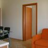 Отель Caulonia, 2 bed 1st Floor Apartment Close To Beach, фото 3