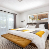 Отель Mid-century Gem w Secret 4th Bedroom Near Downtown, фото 6