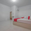 Отель RedDoorz near RS Harapan Bersama, фото 2