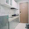 Отель Homey And Comfy Stay Studio Apartment At B Residence, фото 10
