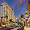 Отель Hilton Garden Inn Waikiki Beach, фото 1