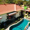 Отель Lembongan Hostel, фото 10