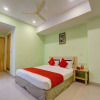 Отель OYO 11376 Golden Park, фото 27