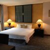 Отель Gardengrove Suites Serviced Apartment в Бангкоке