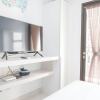 Отель Nice And Elegant Studio At Transpark Cibubur Apartment, фото 9