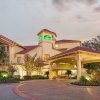 Отель La Quinta Inn & Suites by Wyndham Houston Galleria Area в Хьюстоне
