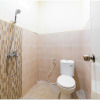 Отель Kost Omah Blimbing by RedDoorz, фото 8