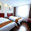 Отель GreenTree Inn YunCheng South of Railway Station North FengHuang Road Shell Hotel, фото 21