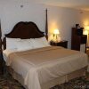 Отель Comfort Suites Mackinaw City, фото 28