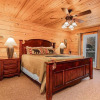 Отель Luxury 2700 Sq Ft Log Cabin Private Hot Tub Game room Pool Table Best View, фото 3