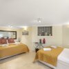 Отель Cannes Mandelieu Lovely 6-Bed Villa, фото 2