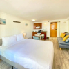 Отель Beautiful Studio in the Heart of Waikiki, 1 Block to Beach, Split AC & WiFi, фото 4