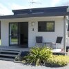 Отель Manukau Holiday Park в Манеревой