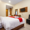 Отель RedDoorz Premium @ Jalan Cengkeh, фото 4