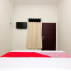 Отель OYO 2421 Joglo Guest House Syariah, фото 23