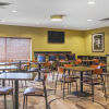 Отель Comfort Inn & Suites Kansas City - Northeast, фото 30