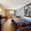 Отель Super 8 by Wyndham San Antonio/Riverwalk Area, фото 13
