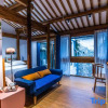 Отель Hongcun Xiaozhongshan Homestay (Lucun Wood Carving Building Scenic Area), фото 3