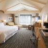 Отель Four Points by Sheraton Melville Long Island, фото 2