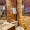 Отель Gatlinburg Enchantment - 3br - 3ba Sleeps 10! 3 Bedroom Cabin, фото 5