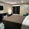 Отель Clairmont Inn & Suites, фото 9