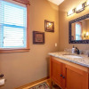 Отель River Watch Getaway 3 Bedroom Townhouse by RedAwning, фото 22