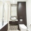 Отель E1 Stunning Two Bathroom Modern Flat в Лондоне