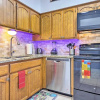 Отель Canyon Lake Townhome w/ Balcony, Deck & Yard!, фото 4