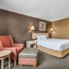 Отель SureStay Plus Hotel by Best Western Seven Oaks, фото 5