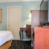 Отель Seasons Inn & Suites, фото 7