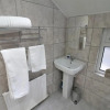 Отель Free Local Parking - Fast WiFi - Sleeps 10 Guests by PROPERTY PROMISE, фото 8