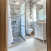 Отель Modern Luxury 2-bedroom apt With Balcony & Patio, фото 9