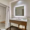 Отель Holiday Inn Hotel & Suites Madison West, an IHG Hotel, фото 8