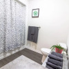 Отель Gorgeous Condo Near UNB Hospital w Parking 202, фото 2