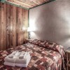 Отель Country Cabin, 2 Bedrooms, Fireplace, Midtown, Sleeps 6, фото 8