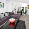 Отель Views from Red Hill Modern and Spacious Split Level Executive 3BR Red Hill Apartment Close to CBD, фото 11