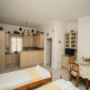 Отель Potter's Apartment/40 meters from the beach, фото 7