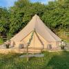 Отель Hopgarden Glamping - Luxury 6m bell tent, фото 1